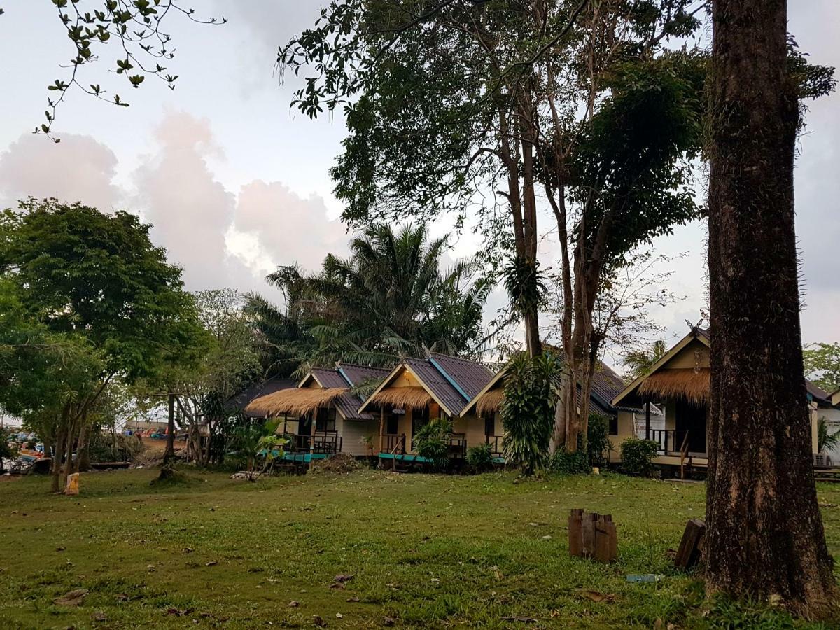 ฺbay Yard Hut Koh Chang Exterior foto