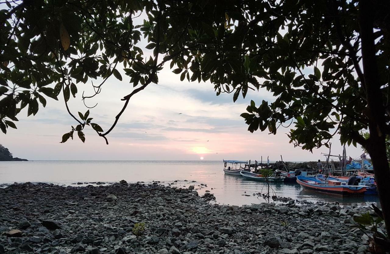 ฺbay Yard Hut Koh Chang Exterior foto