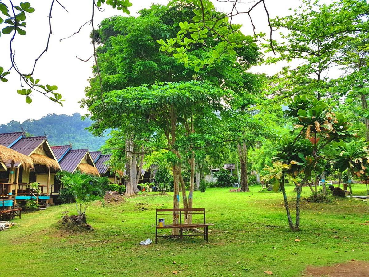 ฺbay Yard Hut Koh Chang Exterior foto