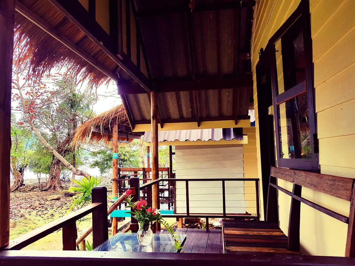 ฺbay Yard Hut Koh Chang Exterior foto