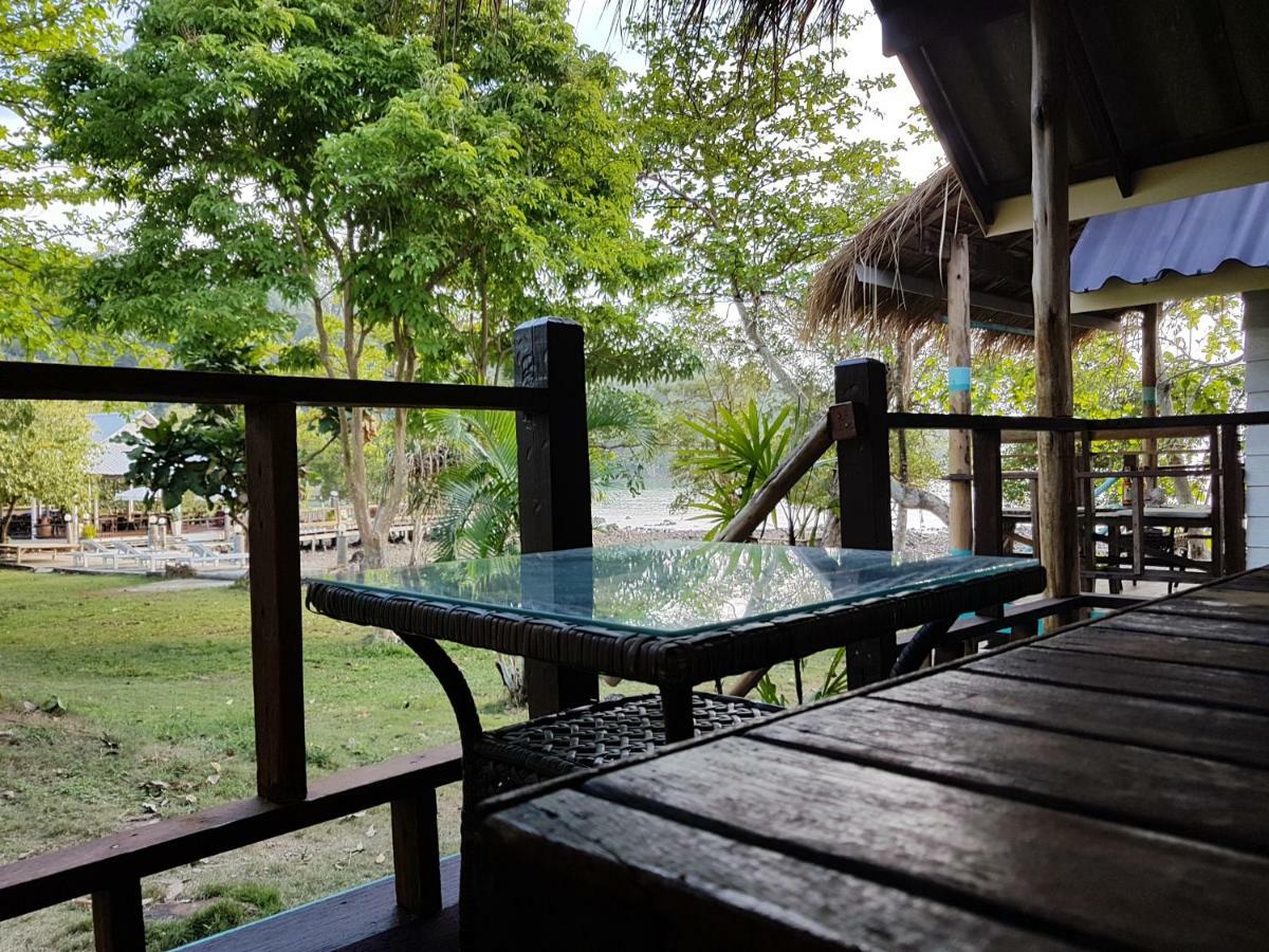 ฺbay Yard Hut Koh Chang Exterior foto